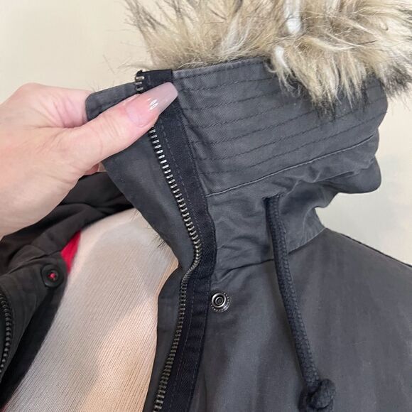 Parka, coat or trench. More of a military green with a fuchsia trim out. - Picture 2 of 16